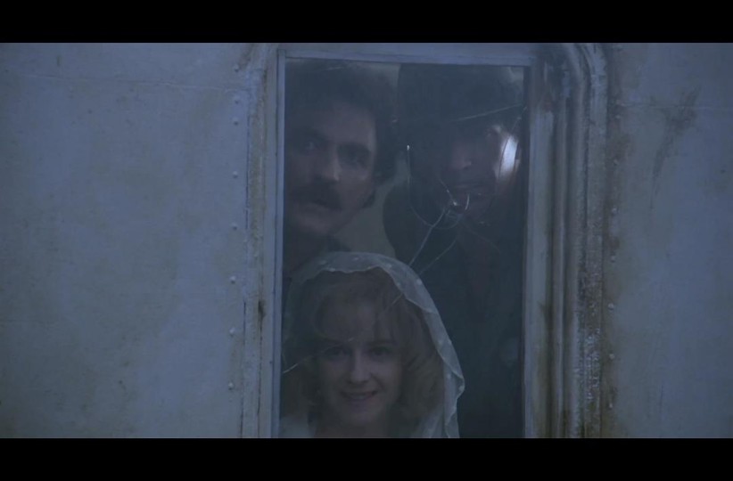 贝尔格莱德，但当我清醒时，无法正眼看你……